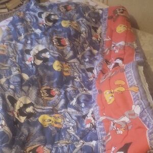 Looney Tunes Blue and Red Comforter